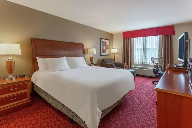 غرفة قياسية بسرير كينج، Hilton Garden Inn Madison West Middleton 3/5