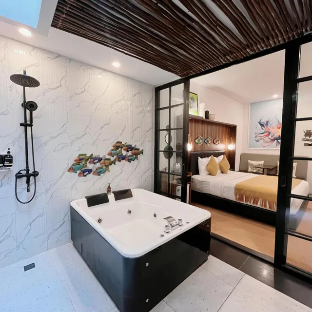 غرفة تنفيذية بجاكوزي، Oak Tree Urban Jakarta 4/4