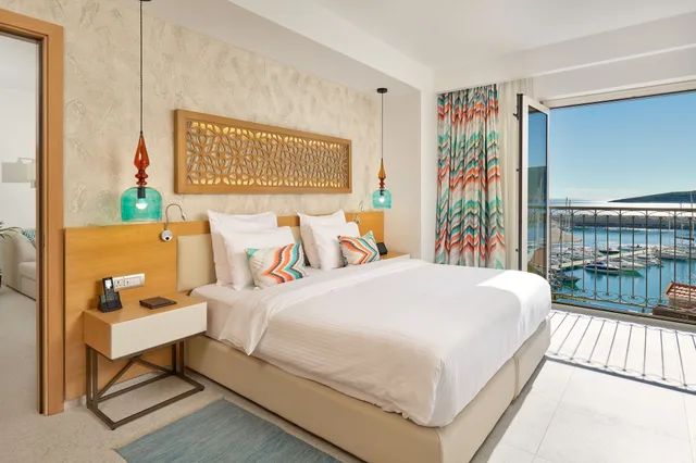 جناح ديلوكس بسرير كينج، The Chedi Lustica Bay Hotel 1/9