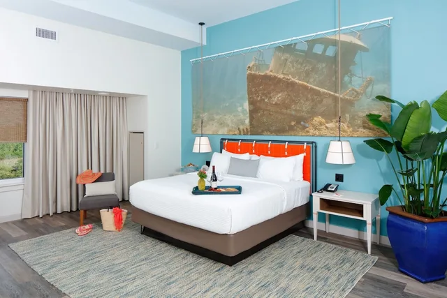 جناح بسرير كينج مع أريكة، Hotel Indigo Orange Beach Gulf Shores 1/6