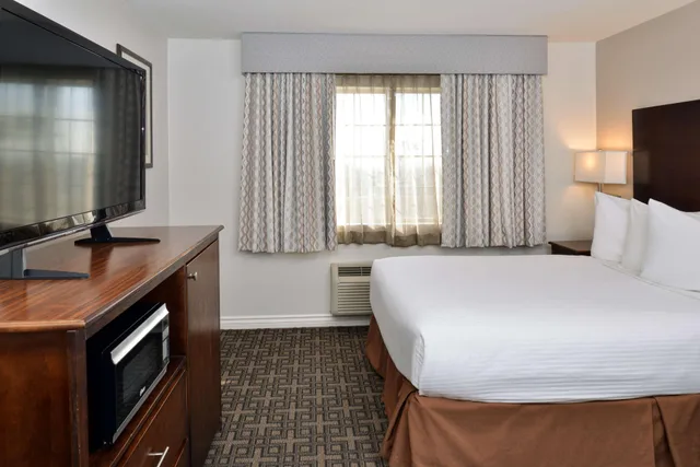 غرفة بسرير كوين، Best Western Kettleman City Inn & Suites 2/5