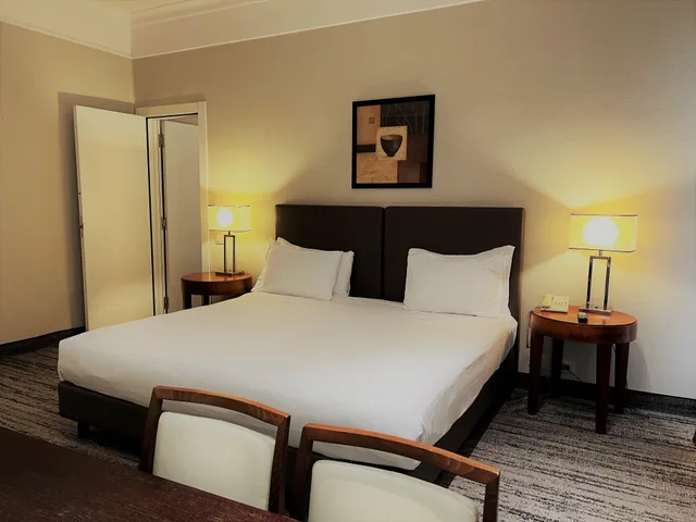 جناح عائلي بسرير كينج للمدخنين، Crowne Plaza St Peter S 4/5