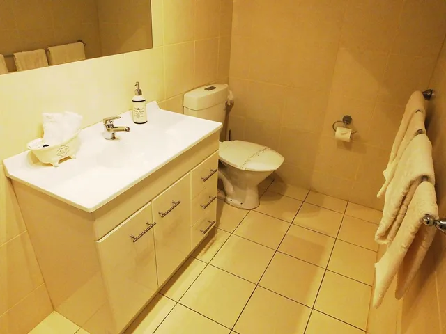 غرفة بسرير كوين، EDINBURGH MOTOR INN 4/6