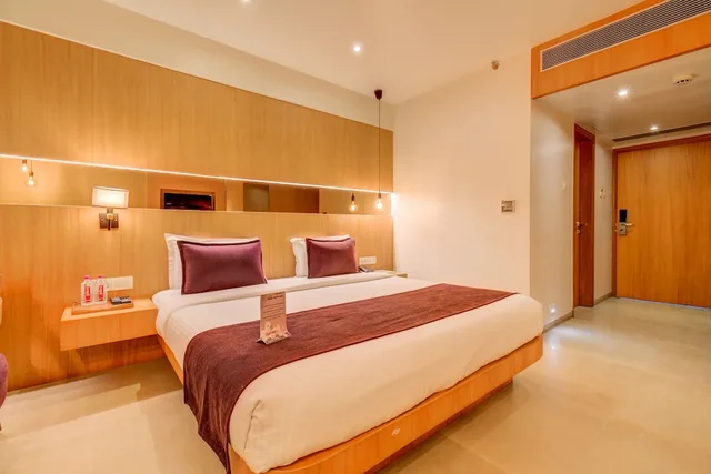 Deluxe, Double Bed, The Ssk Solitaire Hotel & Banquets 1/5