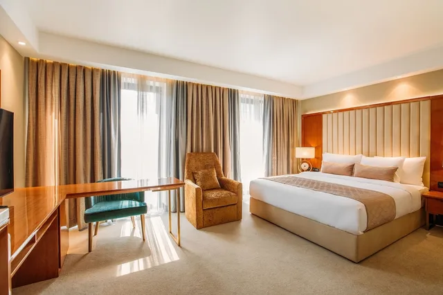 غرفة جونيور بسرير كينج، Marjan Plaza Hotel 1/2