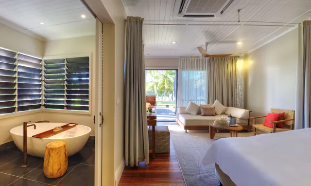 Haven, 1 King and 1 Single Beds, Beach Front، Vomo Island Resort 2/2