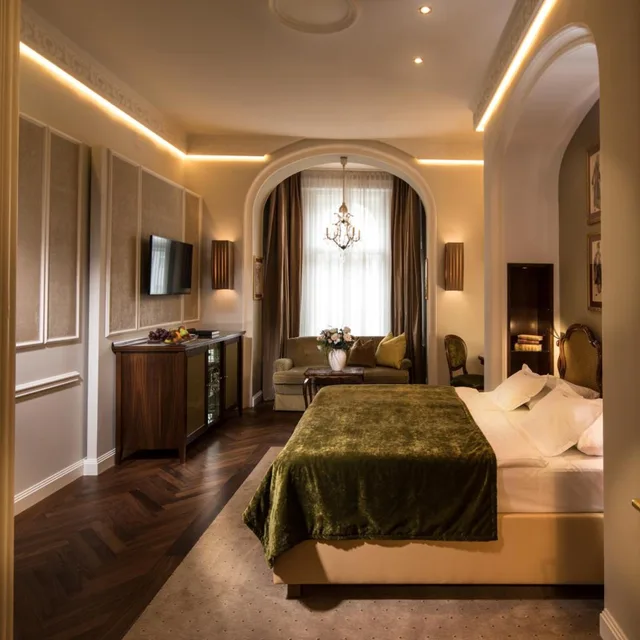 Superior, King Bed, Bristol Salzburg 9/10