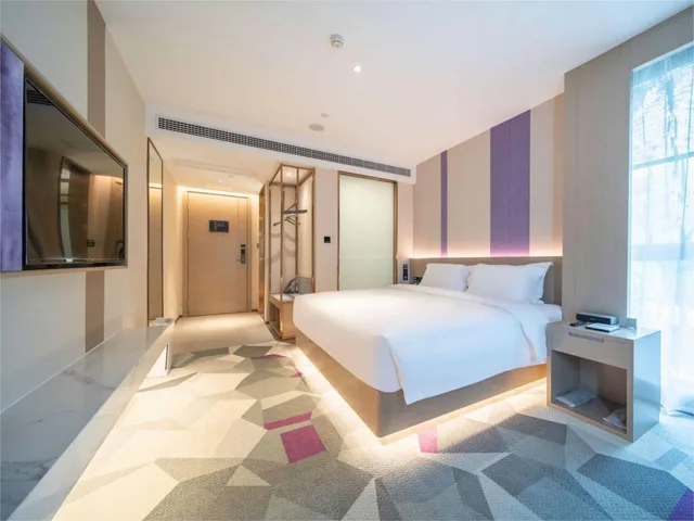 Deluxe, King Bed, Lavande Hotel (Wuxi East Railway Station) 1/2