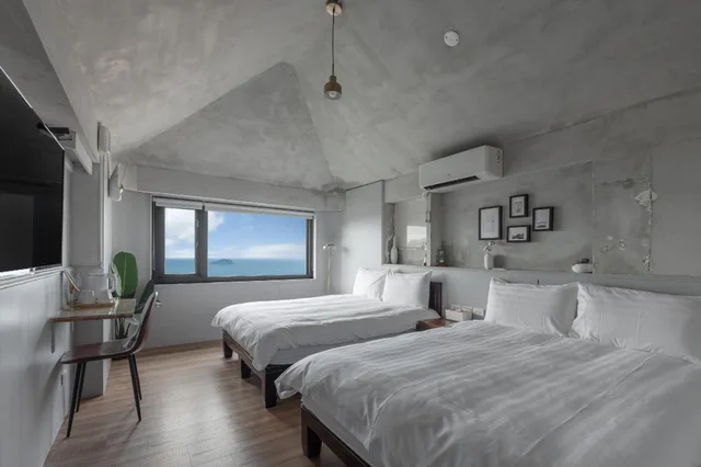 غرفة رباعية بسريرين مزدوجين بإطلالة على البحر، H& Jiufen The Ocean Theory BnB 1/1