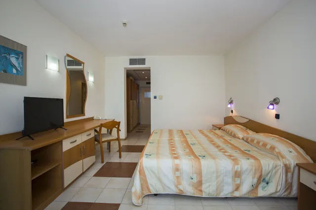 غرفة بسرير مزدوج بإطلالة على البحر، Royal Bay 9/10