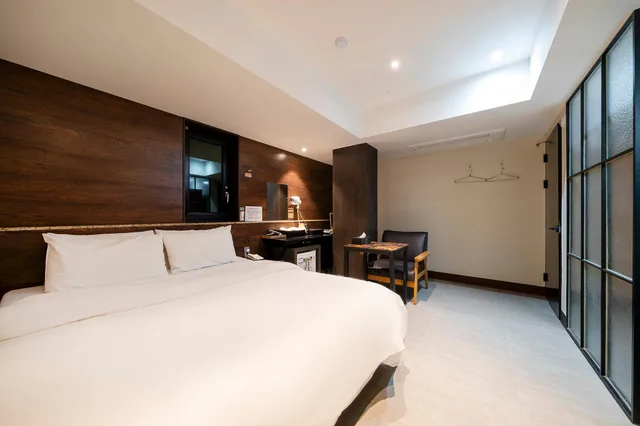 Suite, Sauna، Suwon Station Myeongjak Hotel 2/2