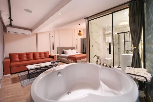 Suite, King Bed, Land View, Hot Tub، HARBIYE RESIDENCE 2/2
