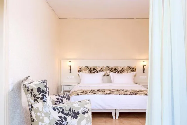 Room, Twin Beds, Water Front، Civitel Creta Beach 5/9