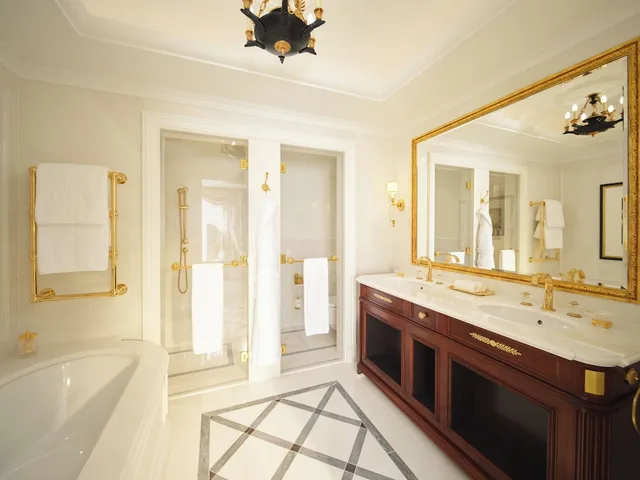 غرفة غراند ديلوكس بسرير كينج، RITZ LONDON 8/10