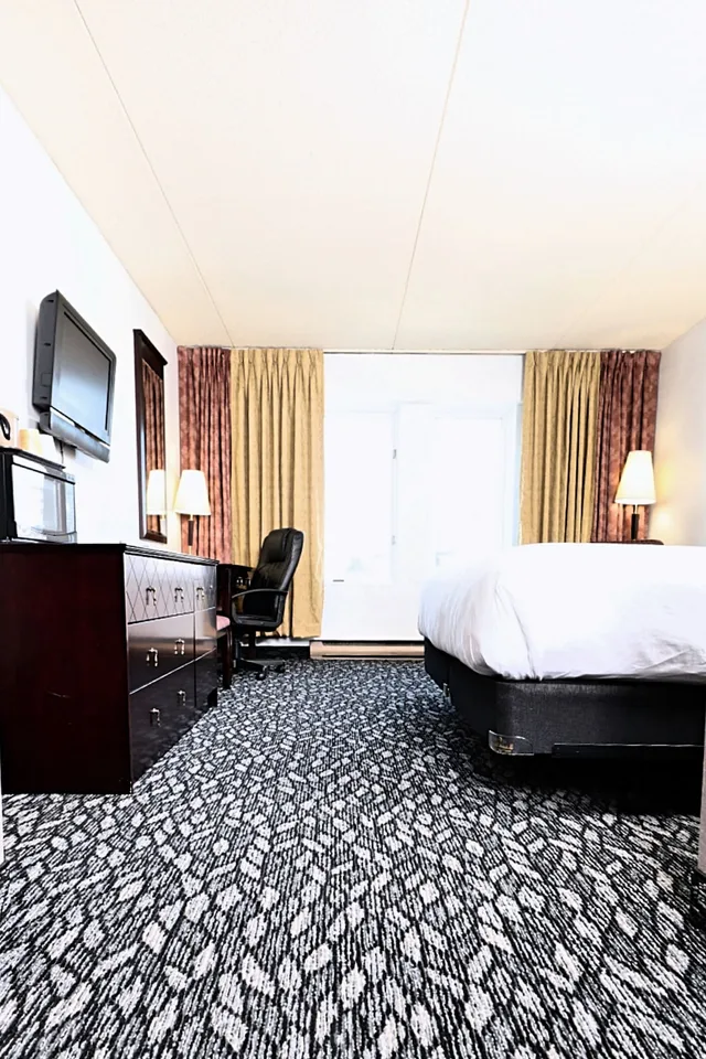 Standard, King Bed, Lelux Hotel 4/7