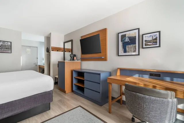غرفة بسرير كينج، Country Inn and Suites by Radisson Shelby NC 5/5
