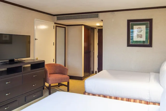 غرفة قياسية بسريرين مزدوجين بإطلالة على المدينة، Delta Hotels by Marriott San Jose Aurola 5/7