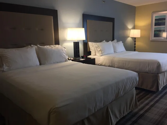 غرفة بسريرين كوين لذوي الإعاقة، Holiday Inn Express Chicago NW - Arlington Heights, an IHG Hotel 3/6