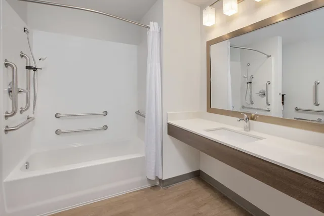 غرفة بسريرين كوين لذوي الإعاقة، WoodSpring Suites Washington DC Northeast Greenbelt 4/7