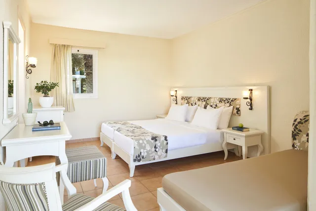 بنغل بإطلالة على الحديقة، Civitel Creta Beach 4/8