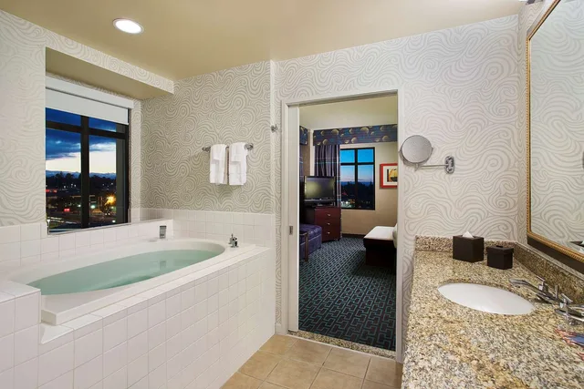 جناح بغرفة نوم واحدة، Juniper Hotel Cupertino, Curio Collection By Hilton 2/2