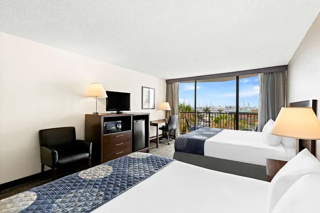 غرفة بسريرين كوين بشرفة، Best Western Yacht Harbor Hotel 3/4
