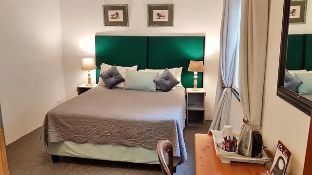 غرفة كلاسيكية بسرير كوين، Six Valk Avenue Self Catering Guest House 2/2