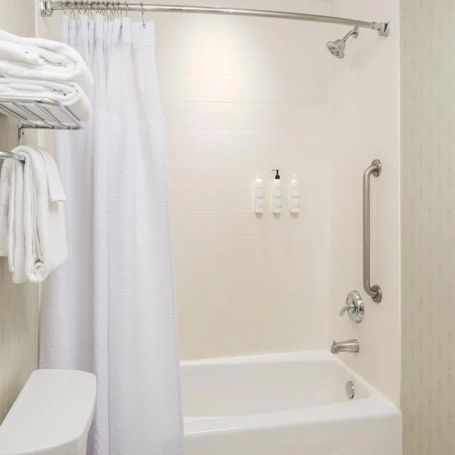 جناح بسريرين كوين مع أريكة بحوض استحمام لذوي الإعاقة، Springhill Suites By Marriott Lafayette South At River Ranch 3/5