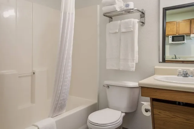 غرفة قياسية بسريرين مزدوجين، WoodSpring Suites Houston La Porte 2/2