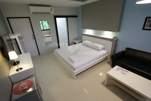 غرفة قياسية بسرير كينج بشرفة، Eazy Motel B.A.N.G.N.A 1/7