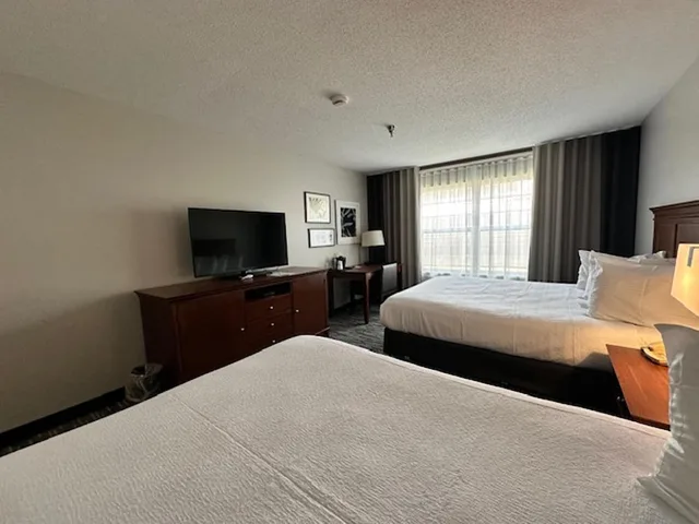 غرفة قياسية بسريرين كوين، Best Western Harmony Inn Fort Dodge Iowa 2/4