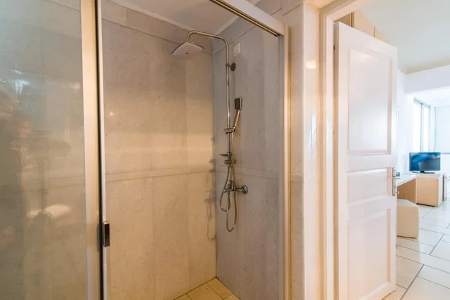 Royal, Suite, Indoor Jetted Tub، Antinea Suites and Spa 4/4