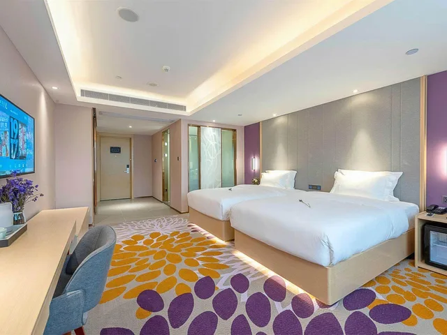 Superior, Twin Beds, with View, Lavande Hotel (Guangzhou Tianpingjia Subway Station Store) 1/1