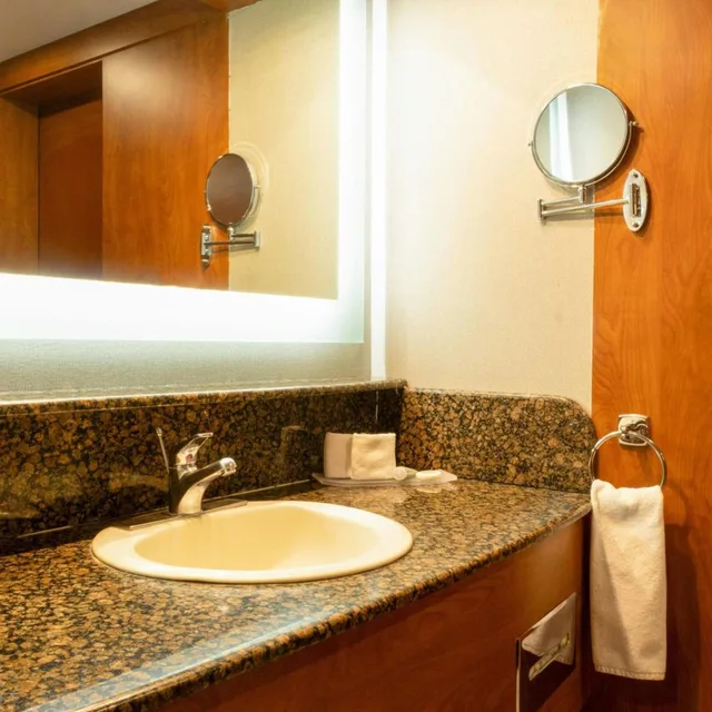 غرفة بسرير كينج بإطلالة على المدينة، Courtyard By Marriott Mexico City Revolucion Ex Radisson Flamingos 2/9