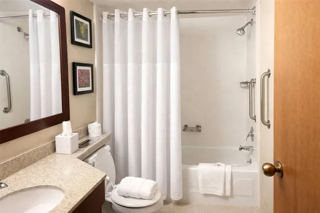غرفة بسرير كينج، Comfort Inn Farmington Hills - Detroit Northwest 5/6