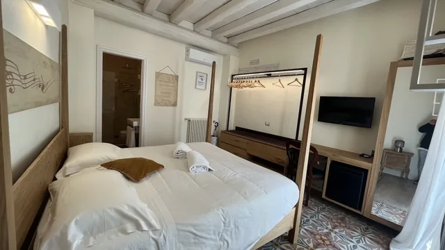 Basic, Double Bed, No Balcony, Ground Floor، Antico Mondo 3/10