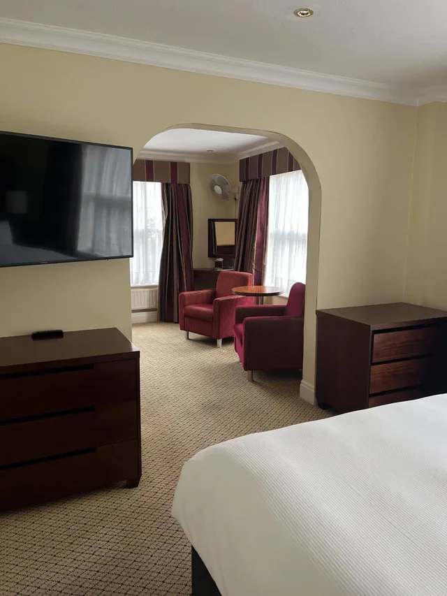 جناح بسرير كينج مع أريكة، Avisford Park Hotel 8/10