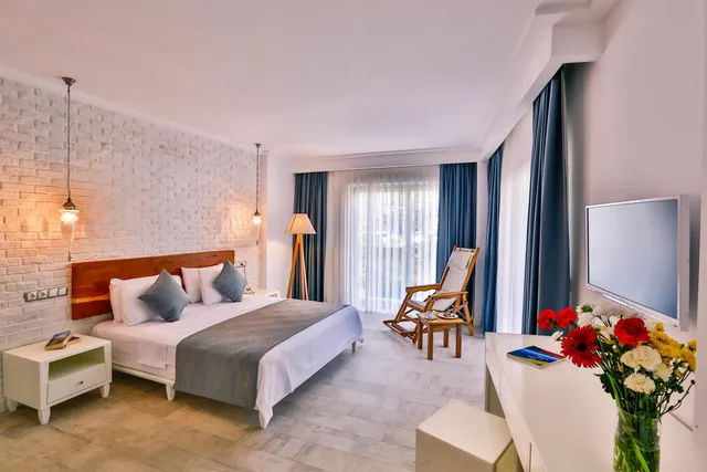غرفة ديلوكس بسرير مزدوج بإطلالة على البحر بشرفة، Arnna Hotel 9/10