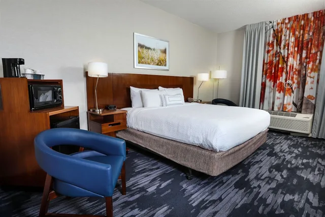 غرفة بسرير كينج لذوي الإعاقة، Fairfield Inn And Suites Charleston North Ashley Phosphate 1/3