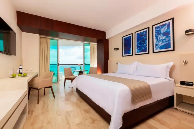 Altitude, Suite, King Bed, Krystal Grand Cancun All Inclusive 2/6