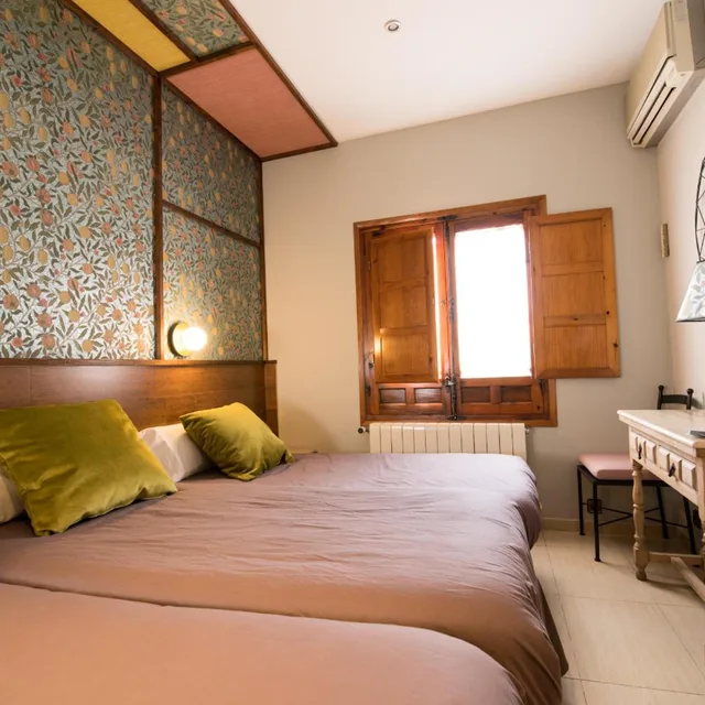غرفة ثلاثية، Hotel Sol 1/10