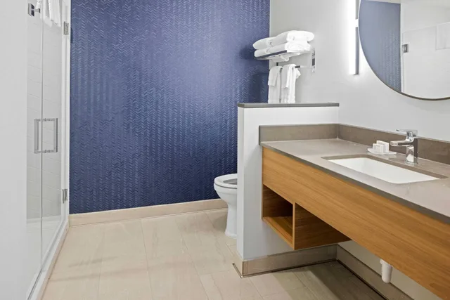 استوديو كبير بسرير كينج مع أريكة، Fairfield Inn & Suites by Marriott San Diego Pacific Beach 1/2