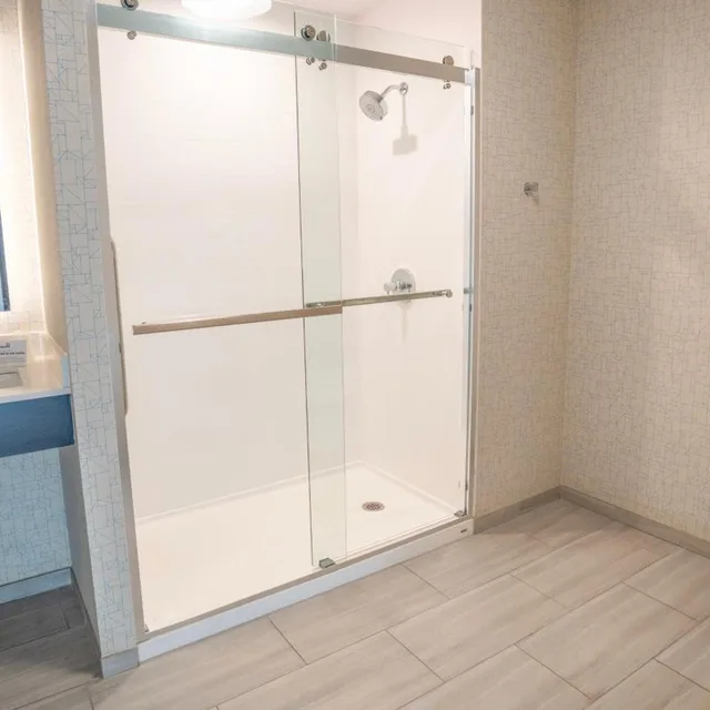 Standard, Queen Bed, Skyline View، Holiday Inn Express Long Island City E New York, an IHG Hotel 3/3