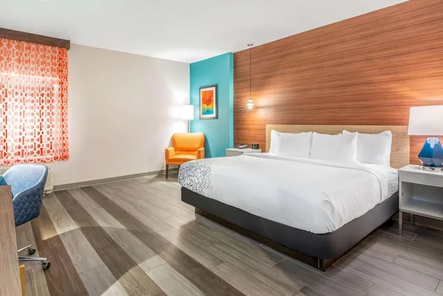 جناح بسرير كينج بغرفة نوم واحدة، La Quinta Inn & Suites by Wyndham Oklahoma City Airport 3/3
