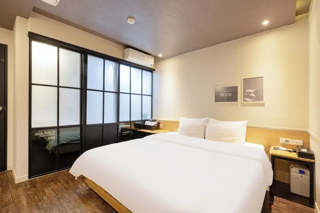 غرفة قياسية بسرير مزدوج، Dublin Hotel 2/9