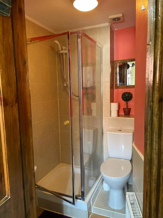 غرفة قياسية بسرير مزدوج، OYO Yarm Cottages 6/8