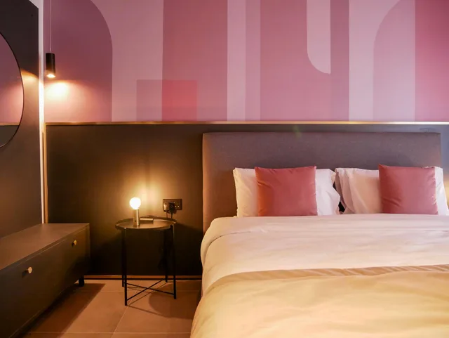 استوديو بريميير، Hotel Eleven by Warren Collection 1/1