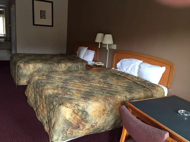 غرفة قياسية بسريرين مزدوجين للمدخنين، Econo Lodge Franklin VA 3/3