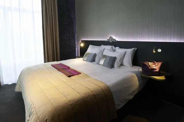 جناح جونيور بسرير كينج، Chateau de Namur 5/10