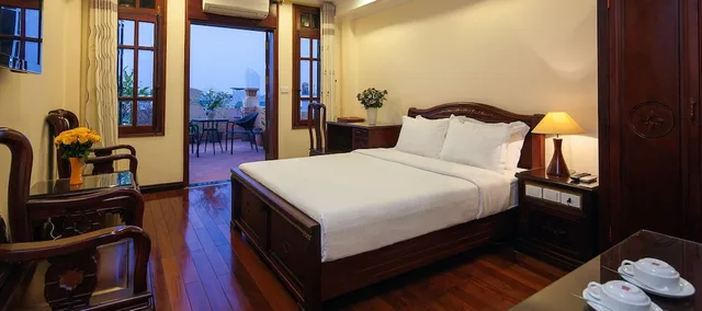 جناح جونيور بسرير كوين بإطلالة على المدينة بشرفة، Lucky 3 Hotel 2/3